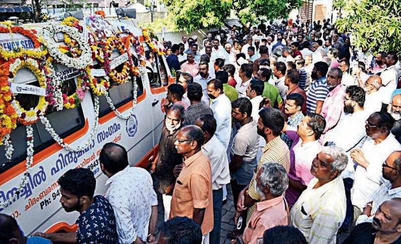 paying homage:  Ambulance carrying mortal remains of  P Parameswaran at RSS Karyalayam in Kochi on Sunday