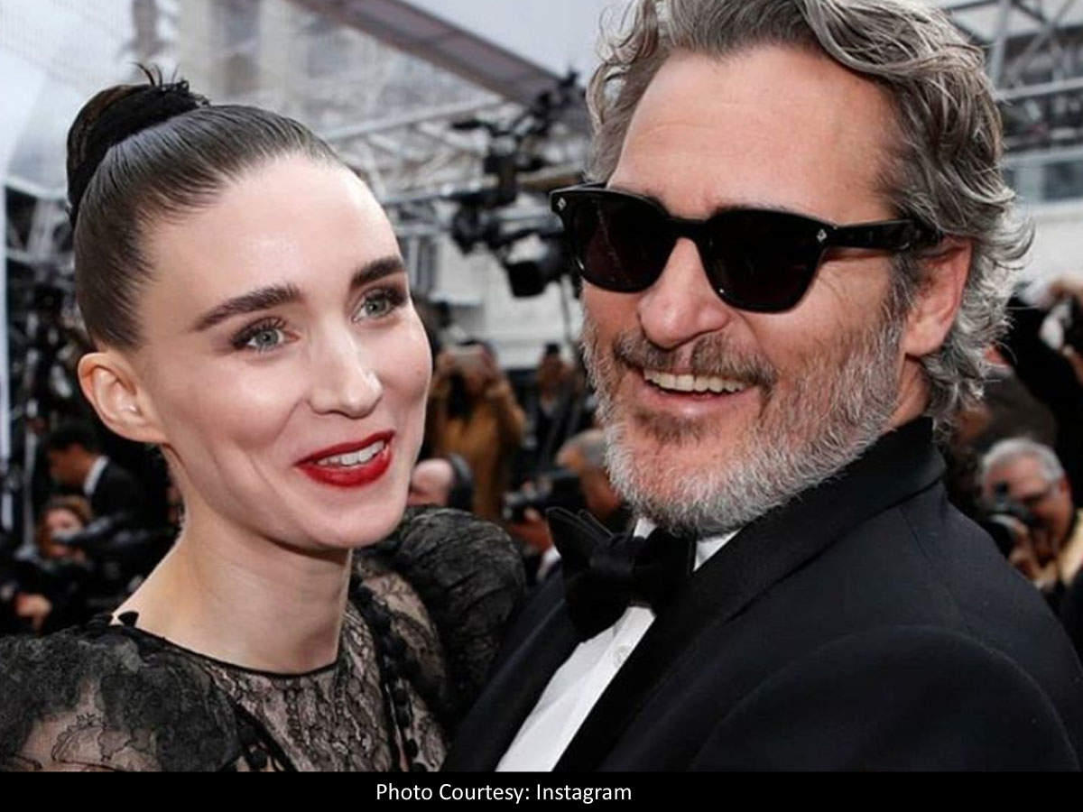 Oscars 2020 Netizens Go Gaga Over Joaquin Phoenix And Rooney