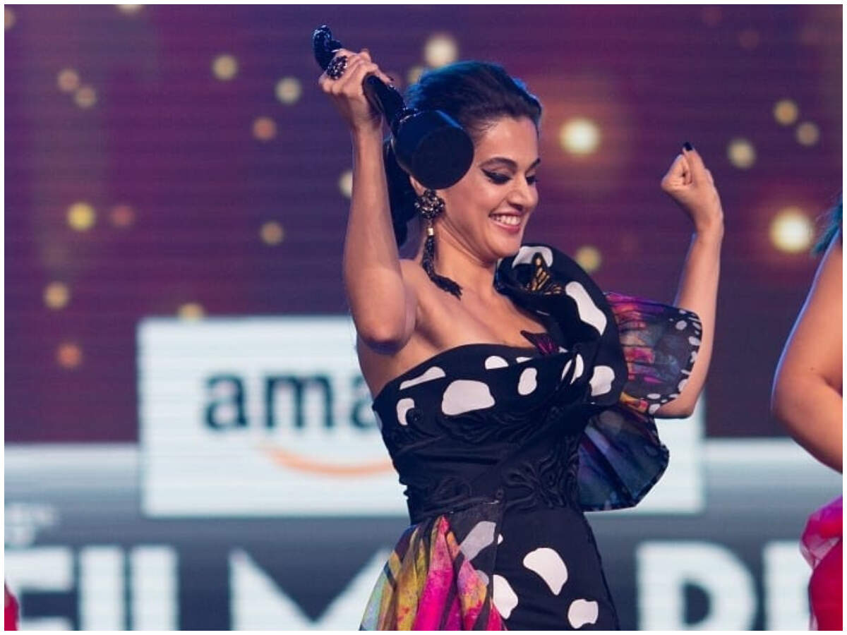 Taapsee's epic reply is winning the Internet