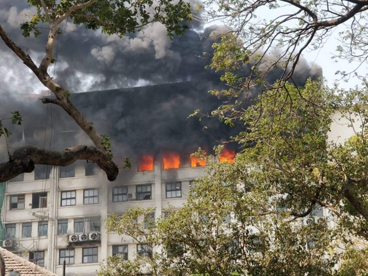 Major fire breaks out at GST Bhavan in Mumbai's Byculla; thousands evacuated, no casualty