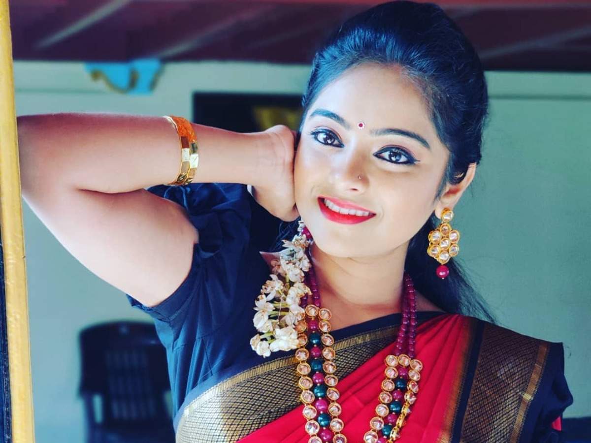 Aarthige Obbha Keethige Obbha Actress Deepika Shares Bts Video From Her Show Aarthige Obbha