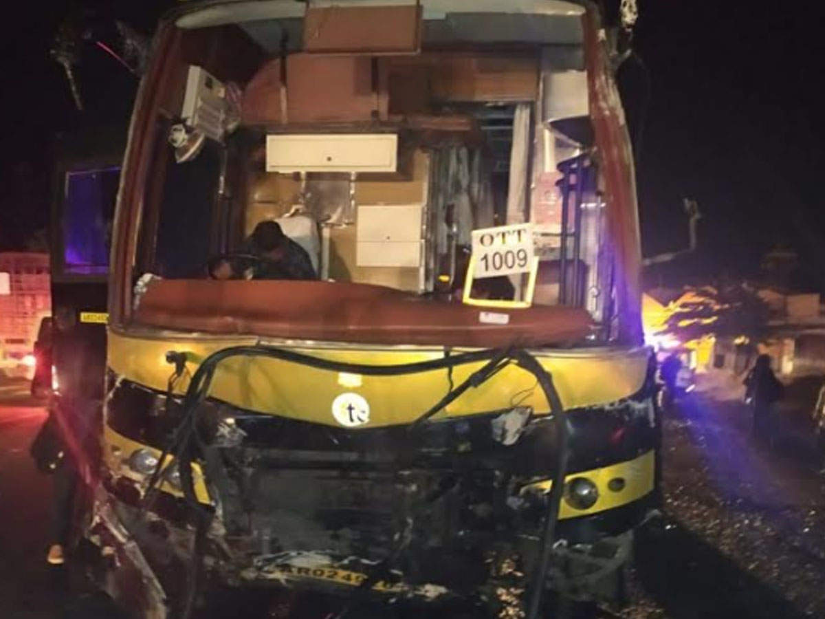 The accident happened on the Salem-Bengaluru National Highway around 1am