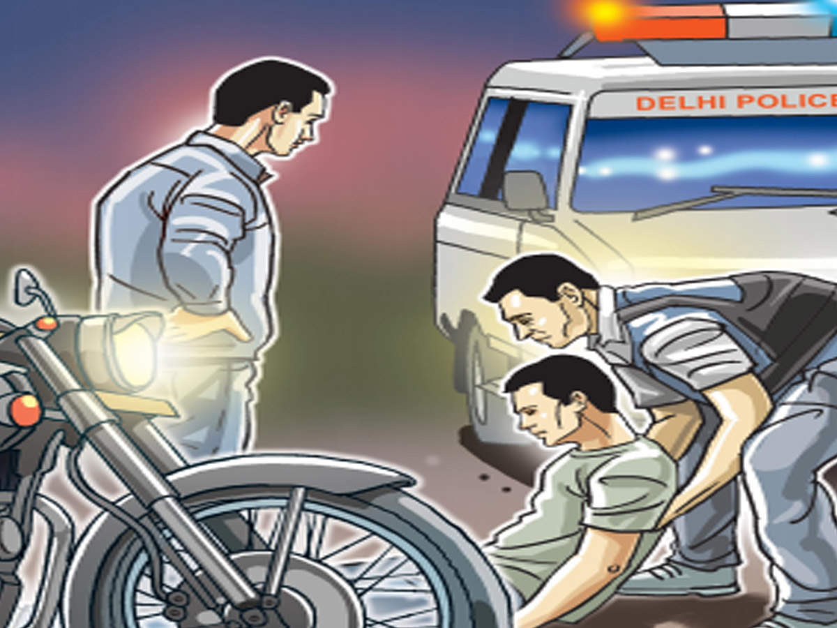 Dehradun: Army man killed, wife injured after bike crashes into divider |  Dehradun News - Times of India
