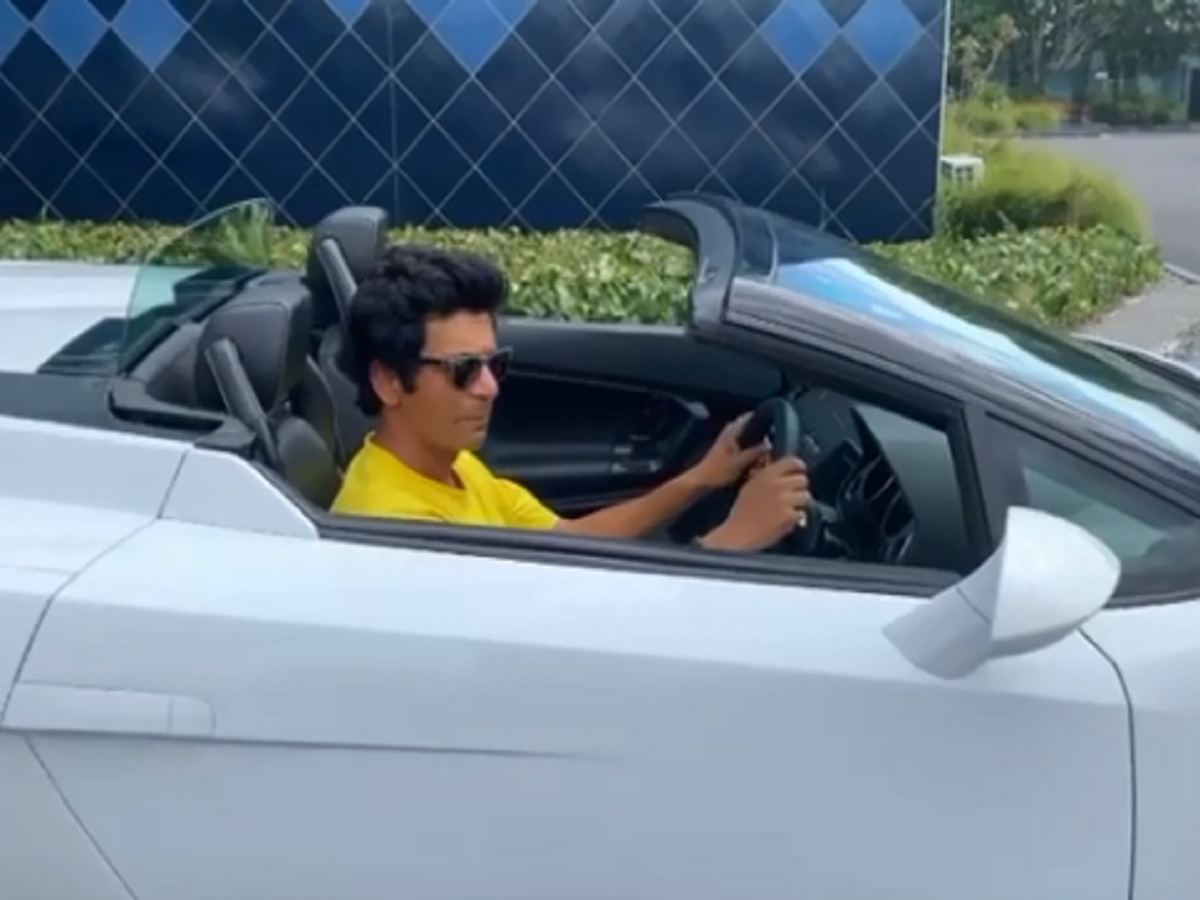 Sunil Grover drives a Lamborghini in Auckland but there&#39;s a twist; watch video - Times of India