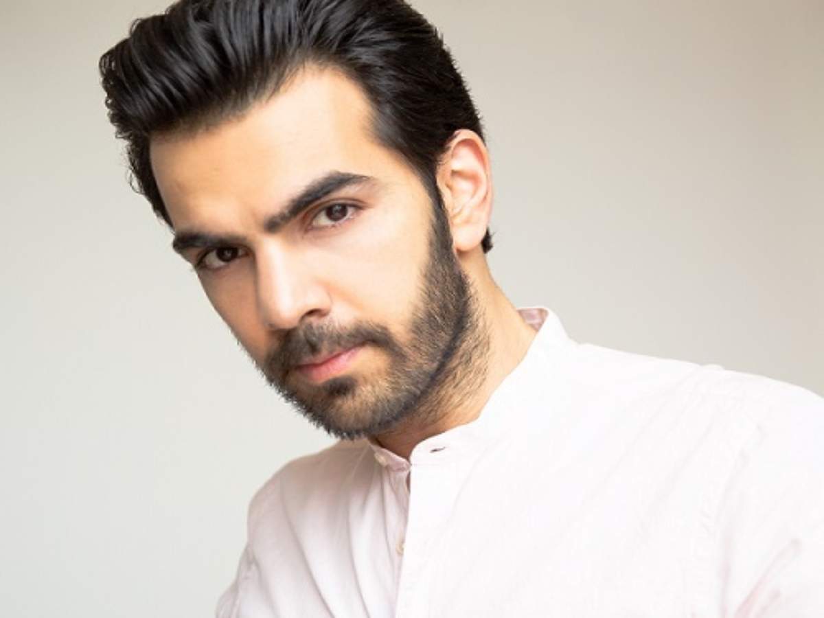 Каран гровер. Karan v Grover. Каран вир гровер индийский актёр. Каран гровер 2021. Karan v Grover фото.