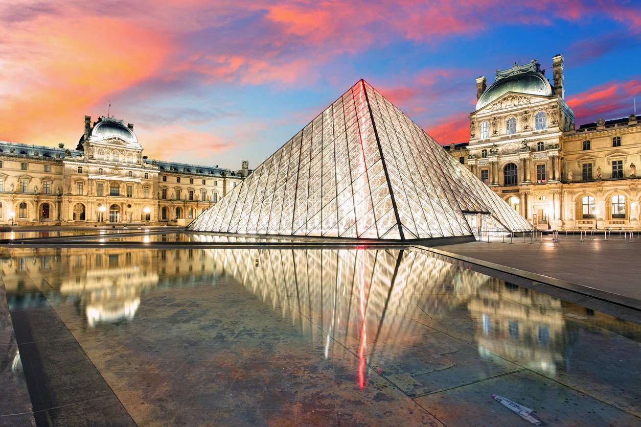 Paris' Louvre Museum shuts amidst Coronavirus scare