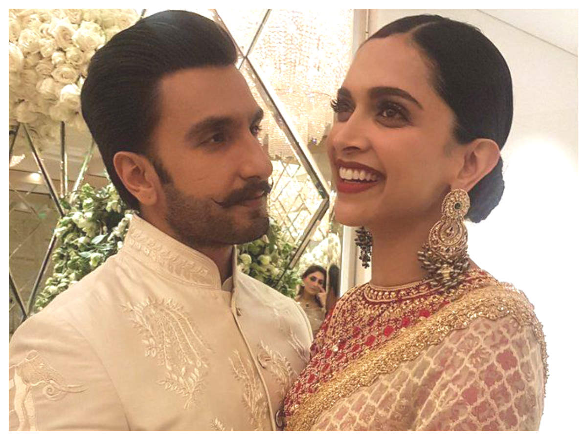 Oo La La! Is Ranveer Singh's all black look inspired by Deepika Padukone? -  Bollywood News & Gossip, Movie Reviews, Trailers & Videos at