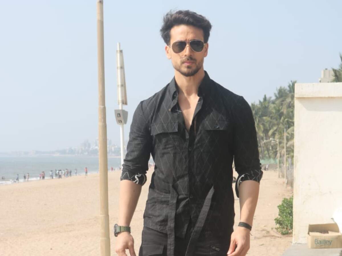 Tiger shroff in black shirt Clearance