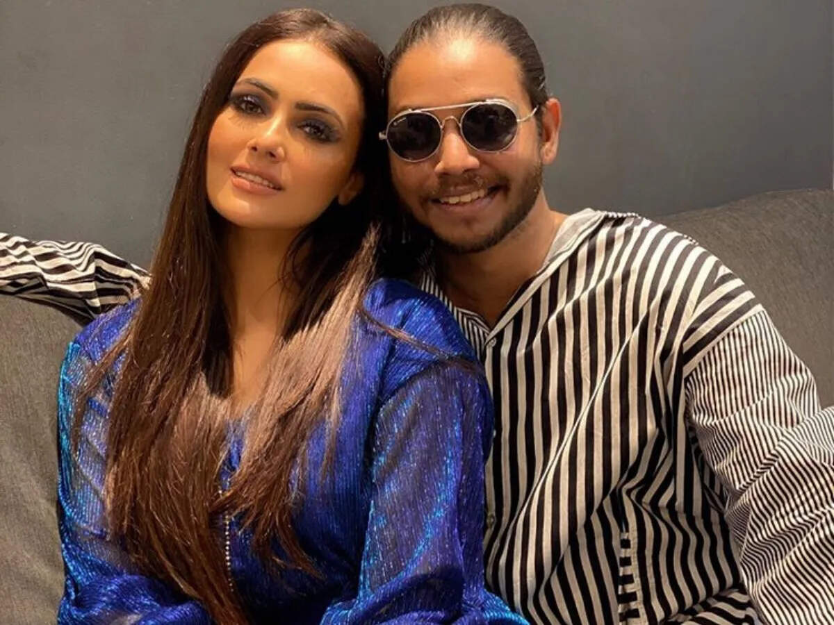 Bigg Boss fame Sana Khan's Ex-Melvin Louis releases their recorded telephone conversation; calls himself thumbnail