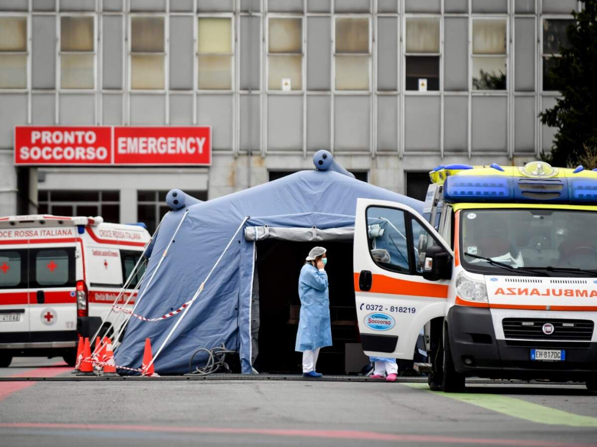 Covid live: 14 in isolation after screening at Hyd
