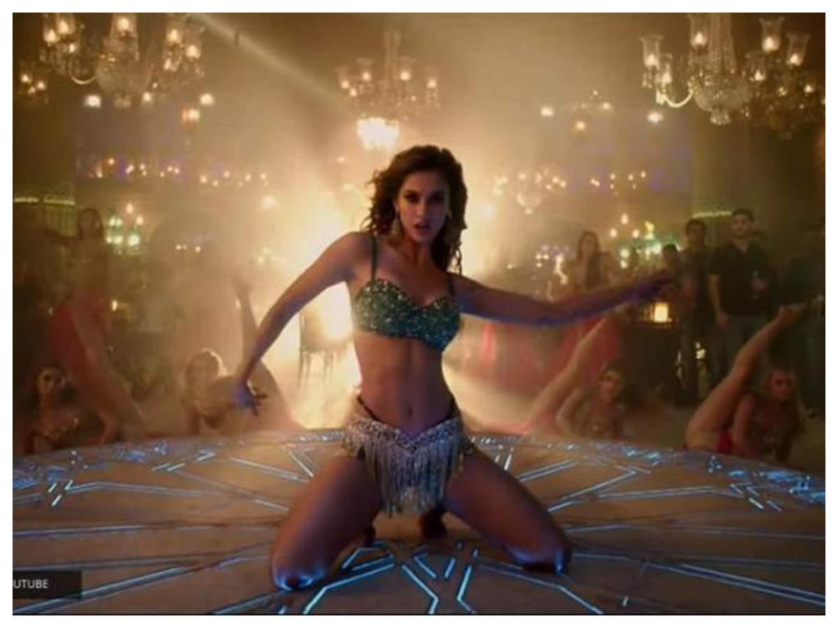 Watch Disha Patani Sets The Temperature Soaring With The Bts Video Of Do You Love Me Song From Baaghi 3 Hindi Movie News Times Of India