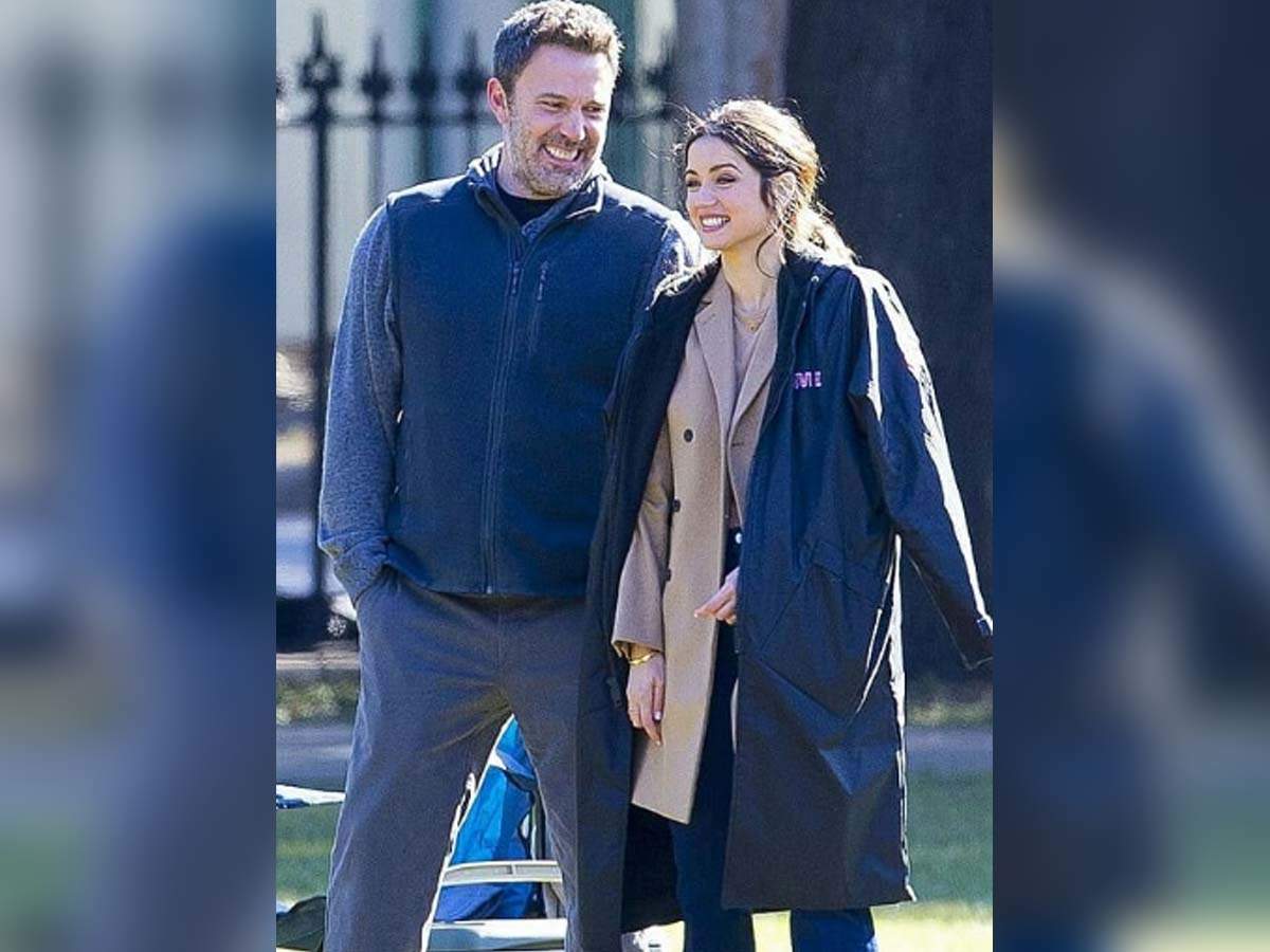 Affleck spotted getting cosy with Ana De Armas