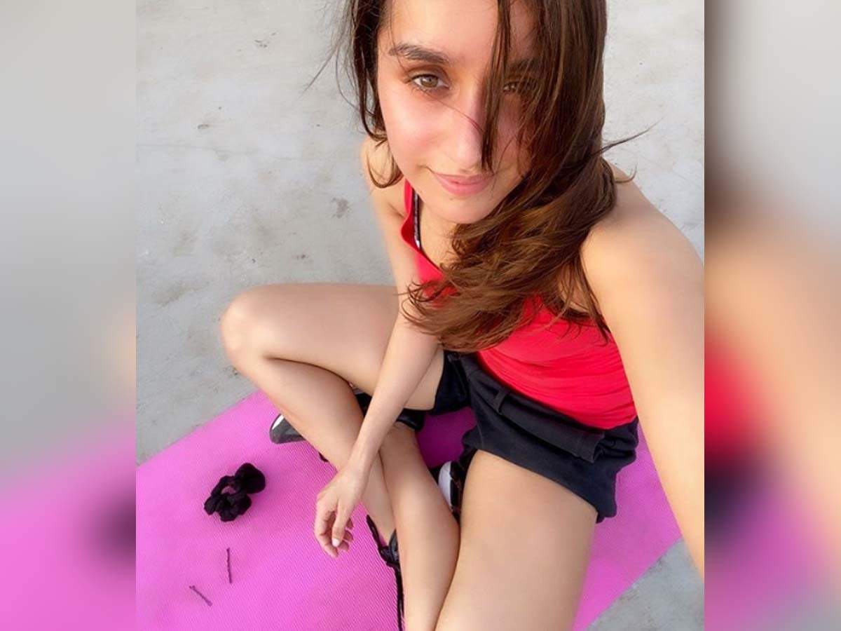 Shraddha Kapoor Ki Xxx Video - Shraddha Kapoor treats her fans with a beautiful picture post her terrace  workout session amid COVID-19 outbreak! | Hindi Movie News - Times of India