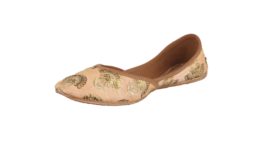 Shimmering Punjabi juttis to pair with your ethnic outfits | Most ...