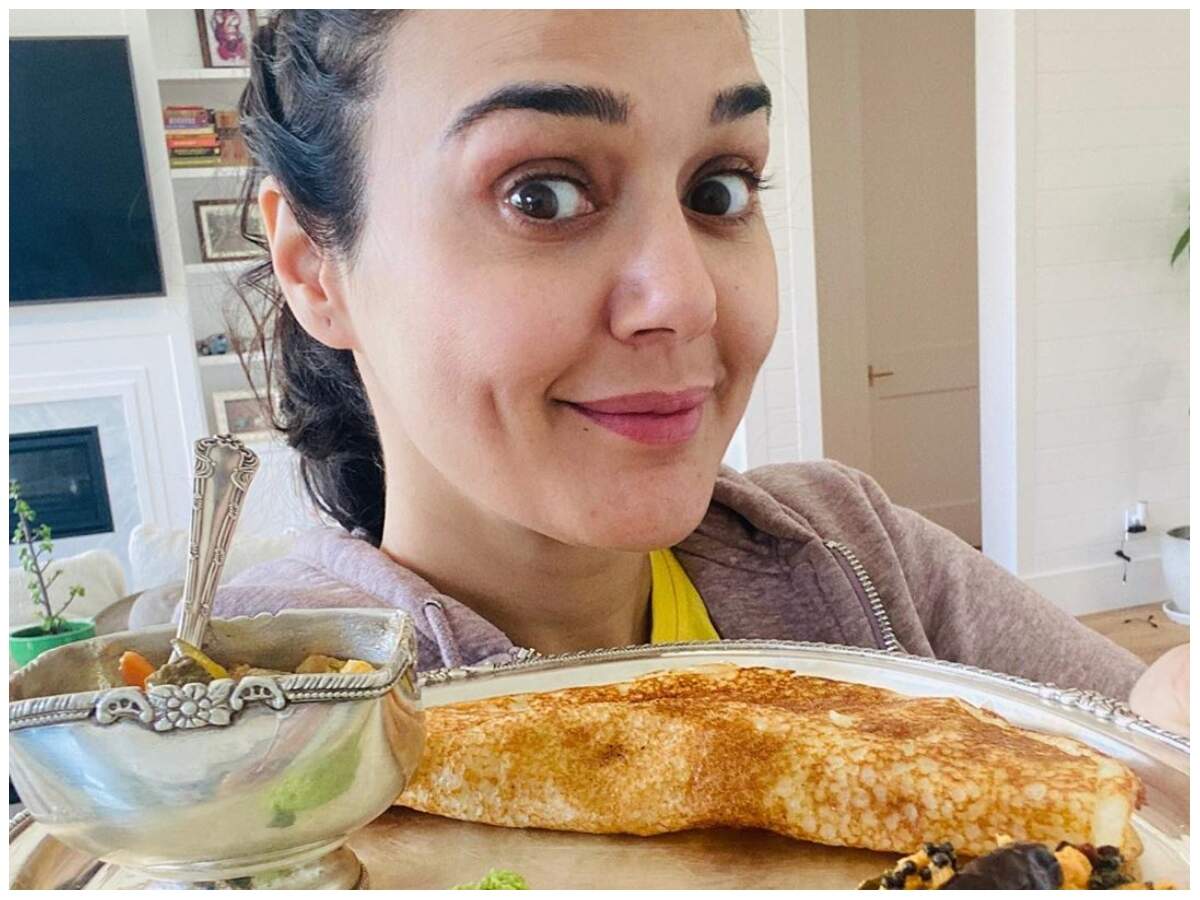 Photo Preity Zinta Learns How To Make Masala Dosa During Her Self Quarantine Hindi Movie News Times Of India