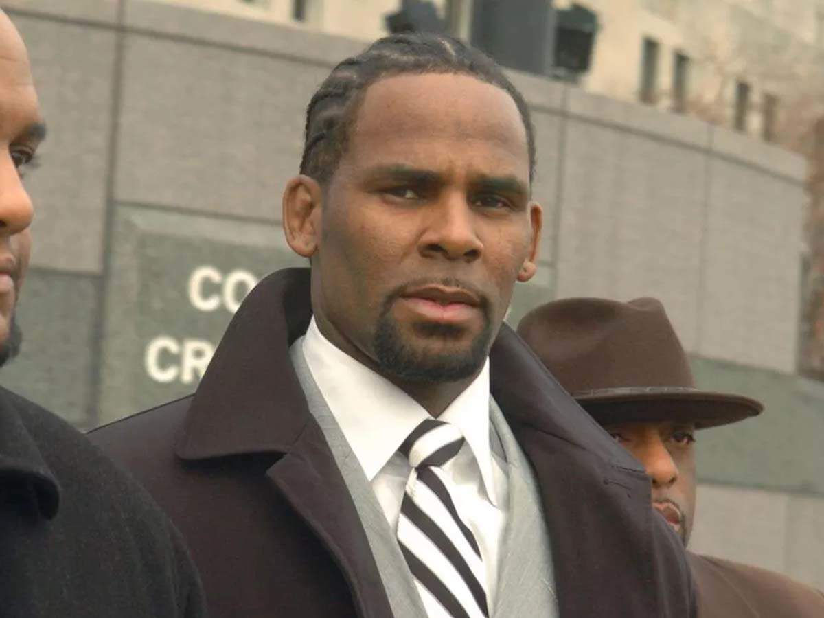 R Kelly asks to be released from prison in light of coronavirus | English  Movie News - Times of India