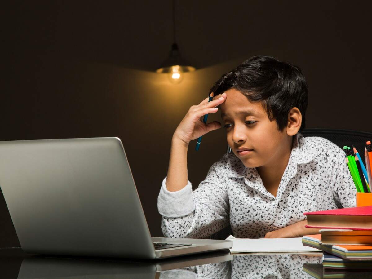 Tips for parents to help their children navigate online learning ...