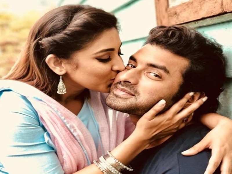 Oindrila and Ankush post hilarious video on social distancing, win over  internet | Bengali Movie News - Times of India
