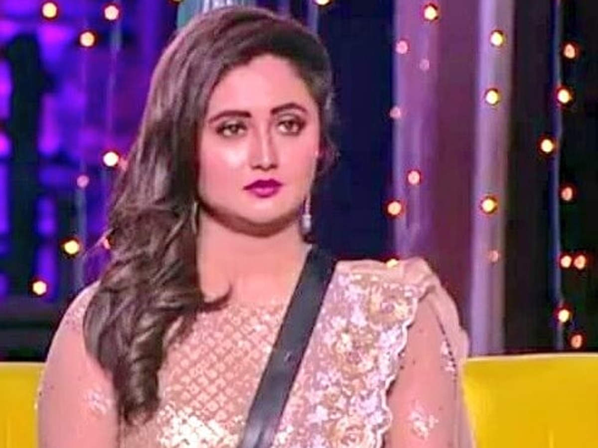 Bigg Boss 13 S Rashami Desai Shocked With The Death Of A Fan Due To Coronavirus Says Feeling Helpless And Devastated Times Of India