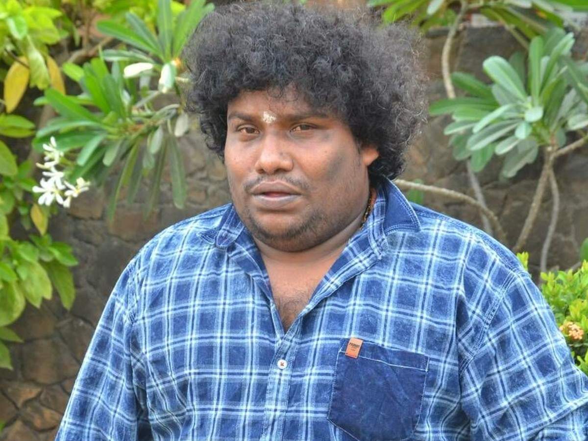 After donating to FEFSI members, Yogi Babu helps small screen technicians |  Tamil Movie News - Times of India