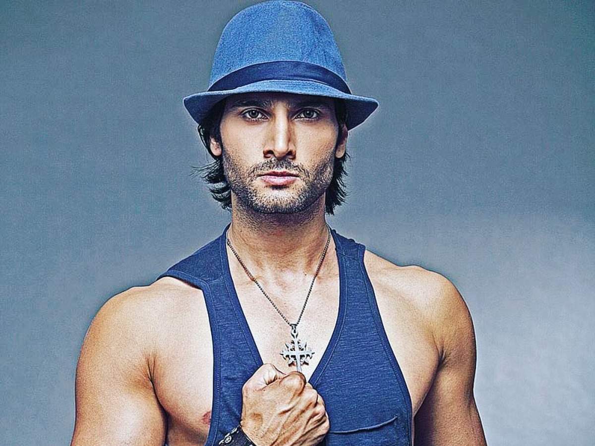 Aham Sharma Lockdown Diaries Aham Sharma Hones The Singer In Him Times Of India