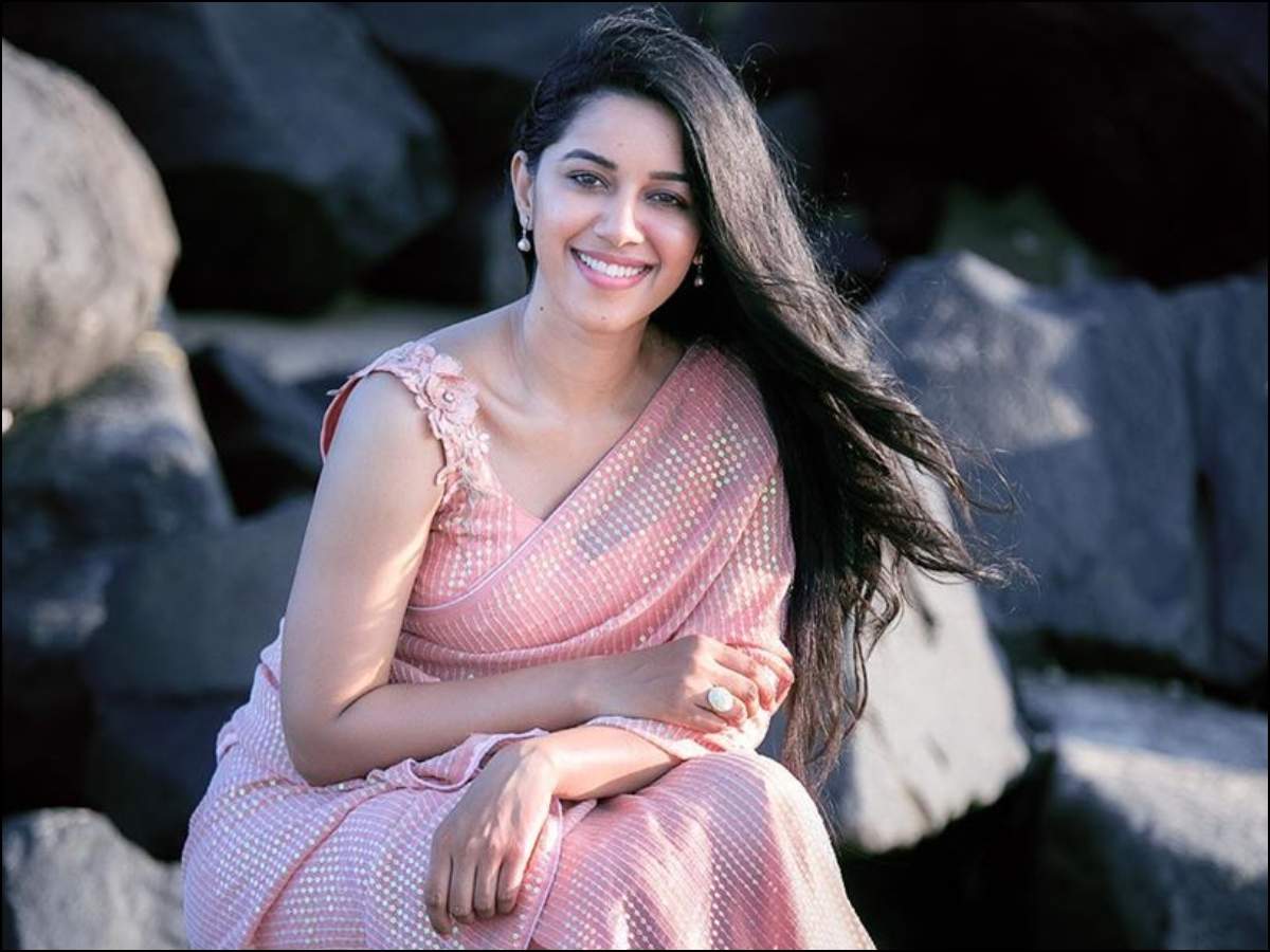 Once film offers started to increase, I quit my lucrative IT Job”:  Mirnalini Ravi talks about switching careers | Telugu Movie News - Times of  India