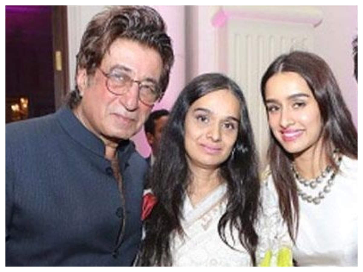 Shraddha Kapoor Credits Her Parents For Shaping Her Life Says She Looks Up To Them Hindi Movie News Times Of India Shradha kapoor met the members of dawood's family, who visited her shooting initially shraddha and the rest of the cast were alarmed but the atmosphere softened soon and the. shraddha kapoor credits her parents for
