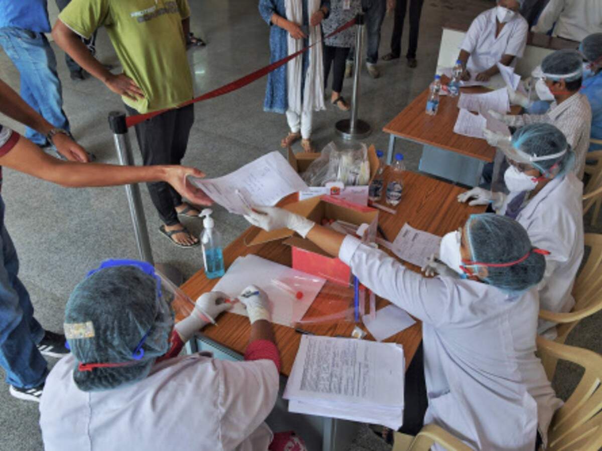 Live: Plasma therapy trials encouraging, Kejri says