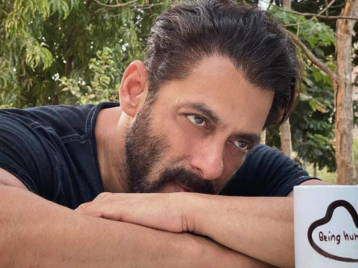 Salman Khan looks suave and handsome sporting a beard in THIS latest  picture | Hindi Movie News - Times of India