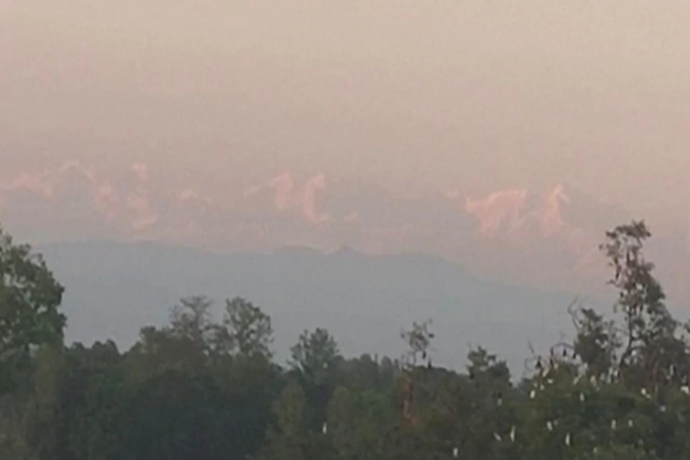 Lockdown impact: Mt Everest visible from a village in Bihar after decades