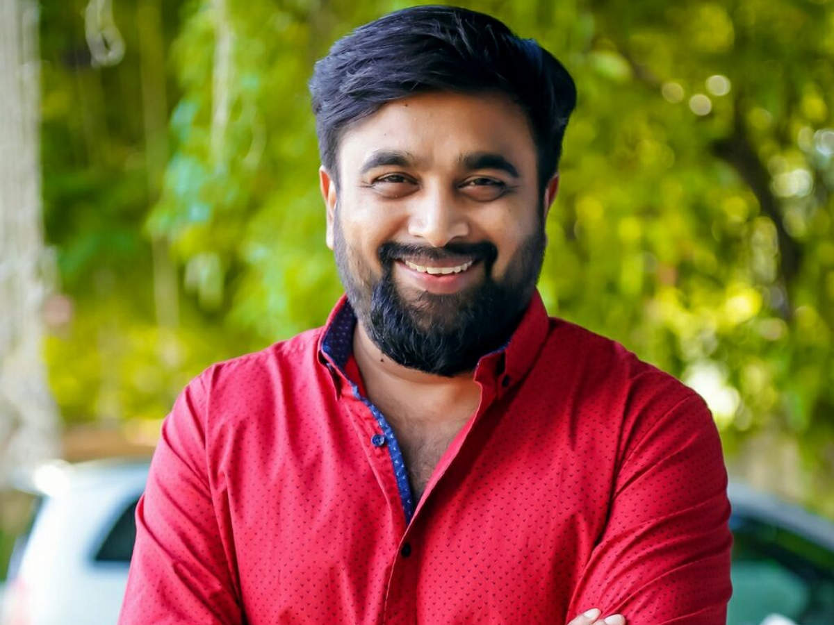 Sasikumar to play the cop in Ayyappanum Koshiyum Tamil remake | Tamil Movie  News - Times of India