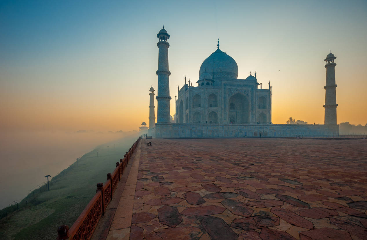 Thunderstorm leaves minor damages to the Taj Mahal