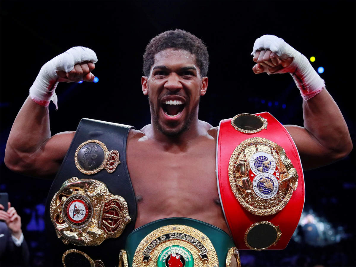 VIDEO: Boxing champ Anthony Joshua: I'd like to be Cristiano Ronaldo