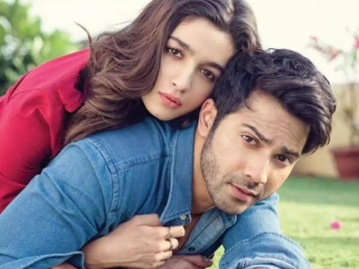 Throwback Tuesday: When Varun Dhawan hilariously trolled Alia Bhatt on her song 'Humsafar' | Hindi Movie News - Times of India