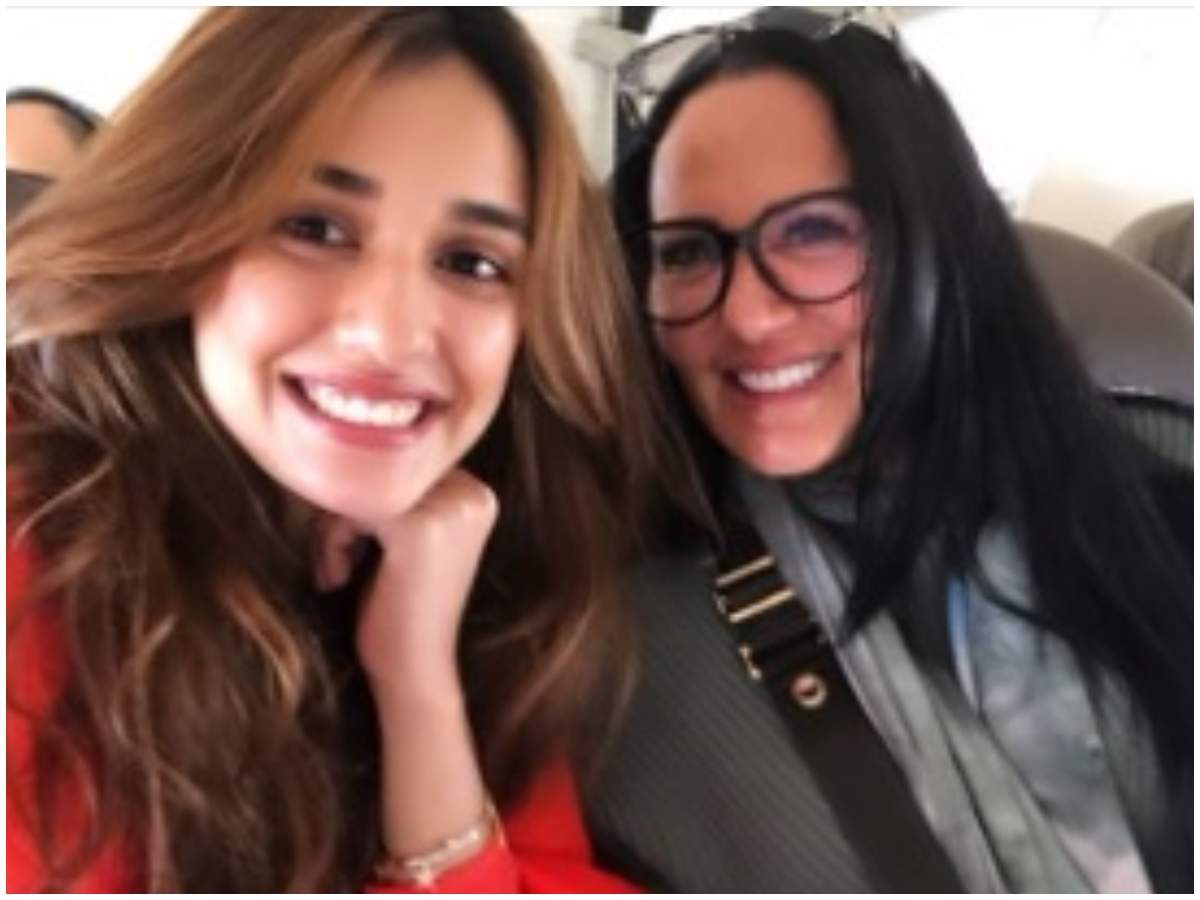 Disha Patani wishes Tiger Shroff's mother Ayesha 'Happy Birthday' with an adorable throwback selfie; view post