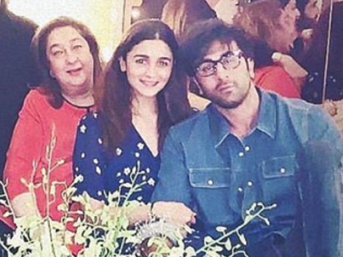 Alia Bhatt holding boyfriend Ranbir Kapoor's hand in THIS throwback picture is all things cute | Hindi Movie News - Times of India