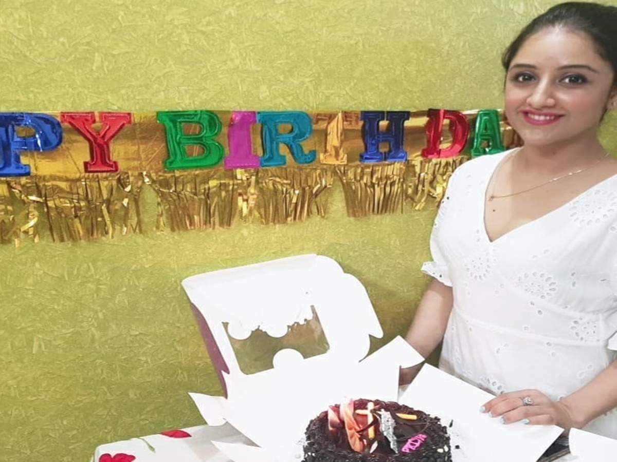 Sanjher Baati Actress Priya Mondal Celebrates Birthday With Family Times Of India