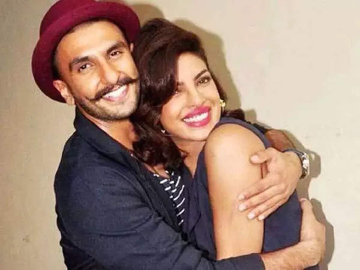 Flashback Friday: Watch Ranveer Singh and Priyanka Chopra groove with the team of 'Dil Dhadakne Do' on 'Gallan Goodiyaan' in this rehearsal video | Hindi Movie News - Times of India