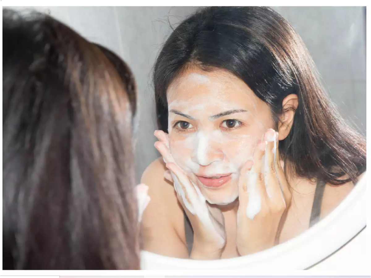 skin brightening face wash