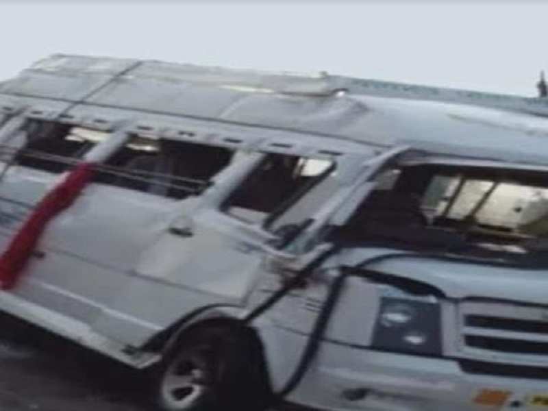 There were 14 passengers in the bus at the time of the accident 