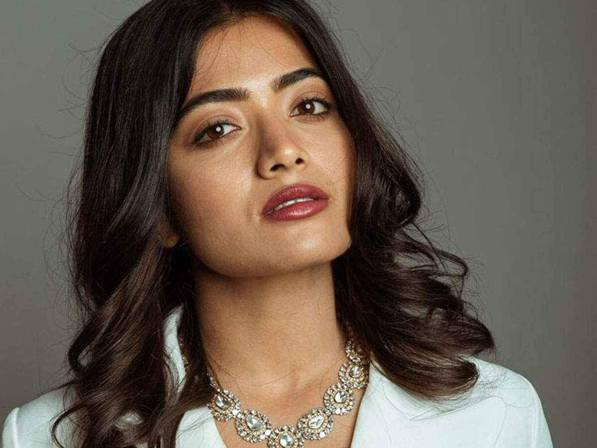 Rashmika posts a picture her from a photoshoot and shares a story about the picture