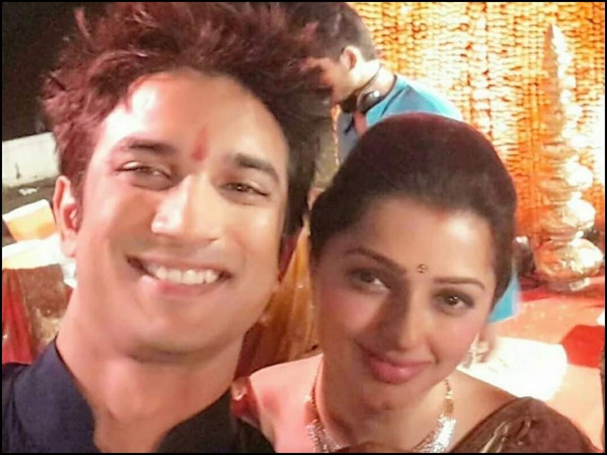 Sushant Singh Rajput S Ms Dhoni The Untold Story Co Star Bhumika Chawla Remembers The Late Actor Shares Picture From The Last Day Of Their Shoot Hindi Movie News Times Of India