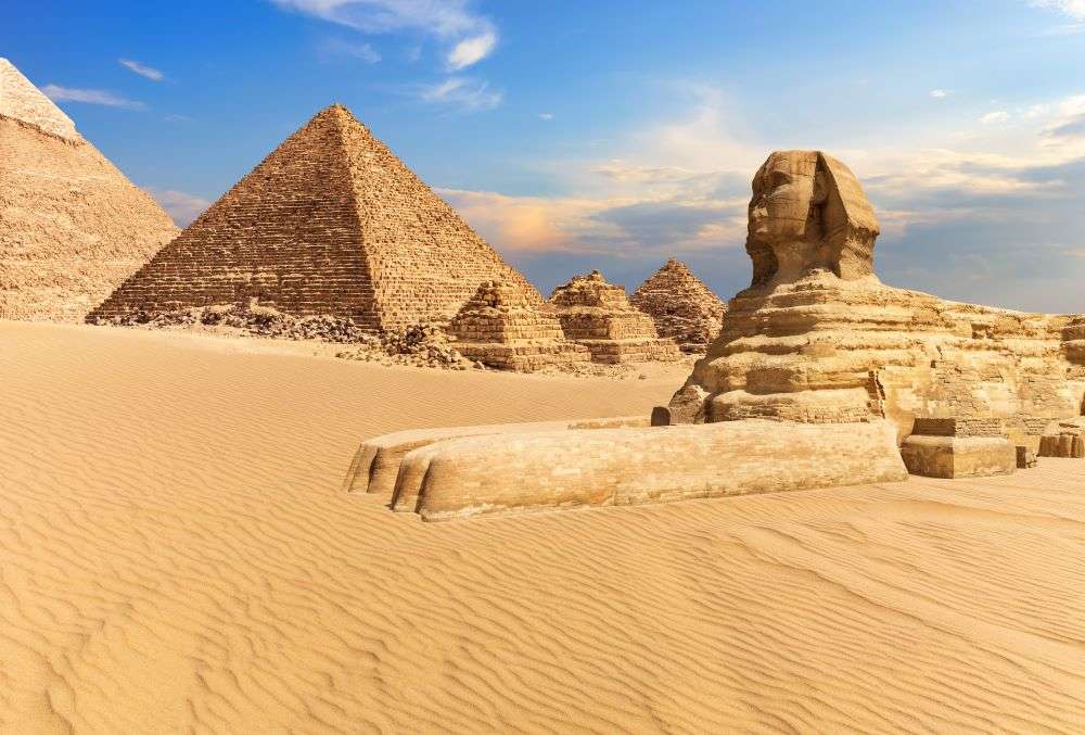 Egypt suspends tourist visa fees till Oct 31 to boost tourism