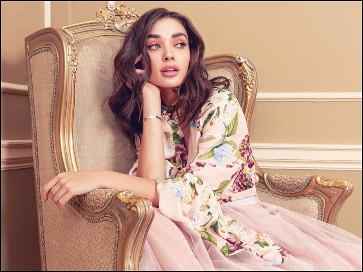 Amy Jackson channels her inner diva as she dons a beautiful outfit; wins over the internet with her witty caption | Hindi Movie News - Times of India