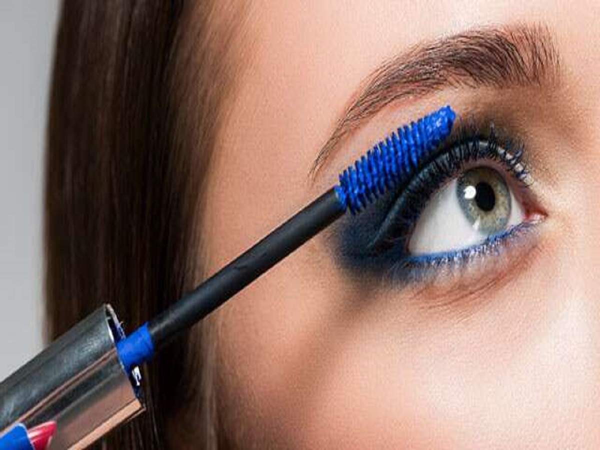 blue eyeliner