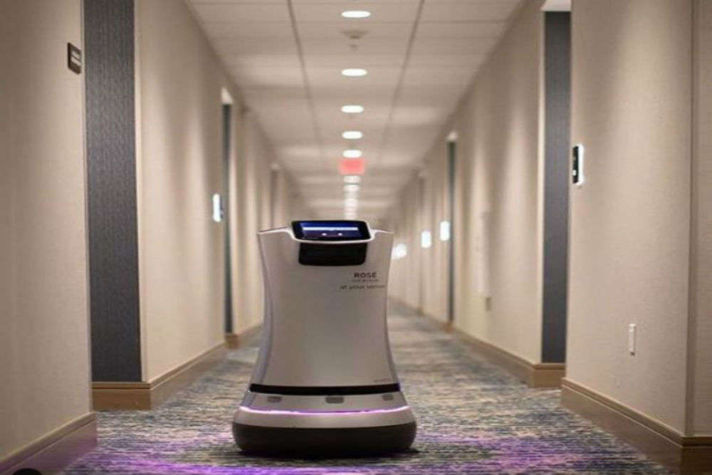 Meet Rosé, the cute little robot that will deliver wine to your hotel room in California