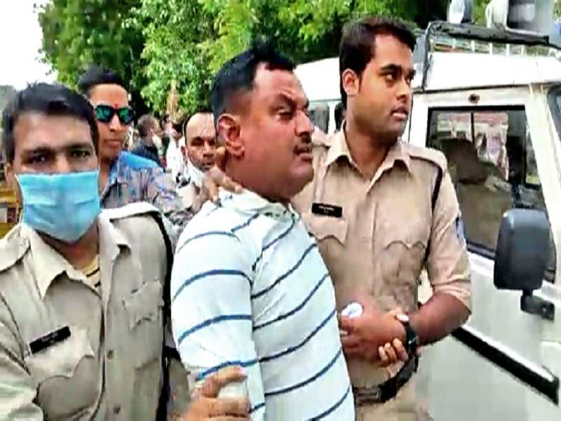 Vikas Dubey visited Mahakal temple using a VIP pass