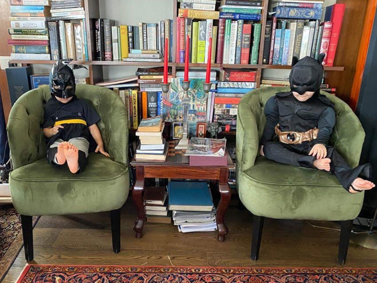 Taimur Ali Khan as Batman and Inaaya Kemmu as Batgirl is the cutest photo on the internet today - Times of India