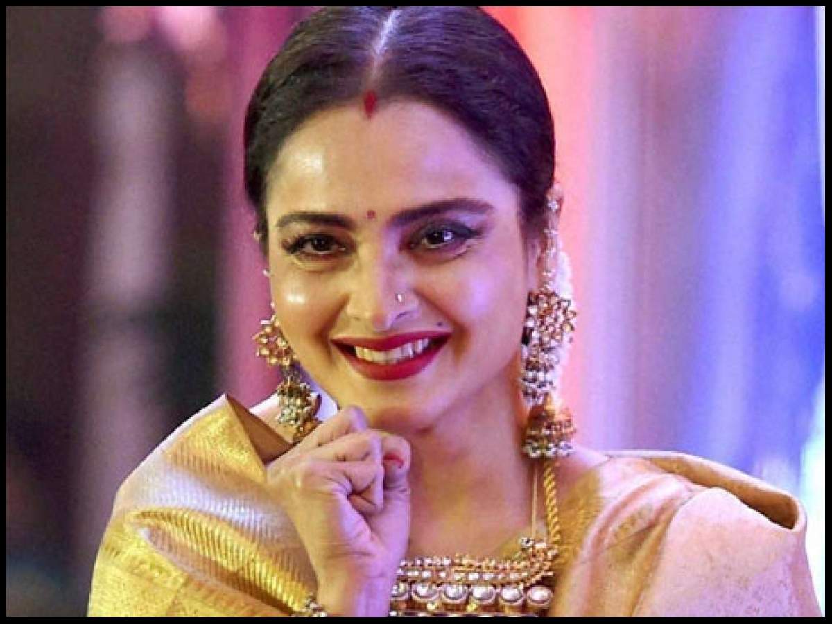 Veteran actress Rekha under home quarantine after staff tests positive for  COVID-19 | Hindi Movie News - Times of India