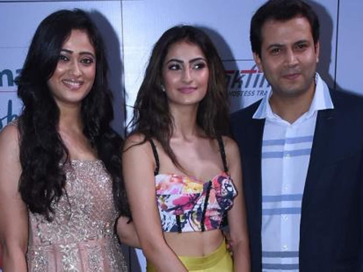 Exclusive Shweta Tiwari S Husband Abhinav Kohli Rubbishes All The Allegations Made By Former S Friend Says It Was Not Shweta S Mom But He Who Raised Palak Times Of India She was born to a celebrity family of mumbai, india. shweta tiwari s husband abhinav kohli